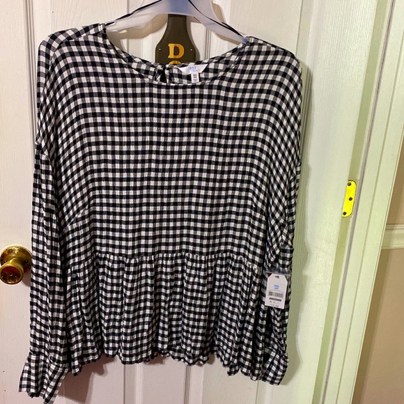 Time and Tru Tops - Time and Tru ladies long sleeve crinkle peplum top; sizes XL, XXL